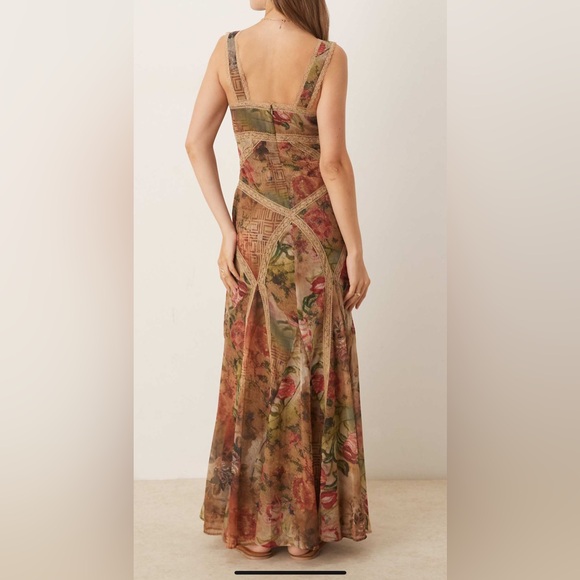 ASOS DESIGN lace insert maxi dress in vintage floral - Picture 3 of 7